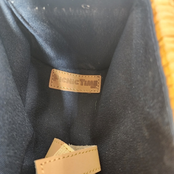 Vintage PicNic Rattan Basket For Wine, Wine Glasses And Accessories - Picture 10 of 14